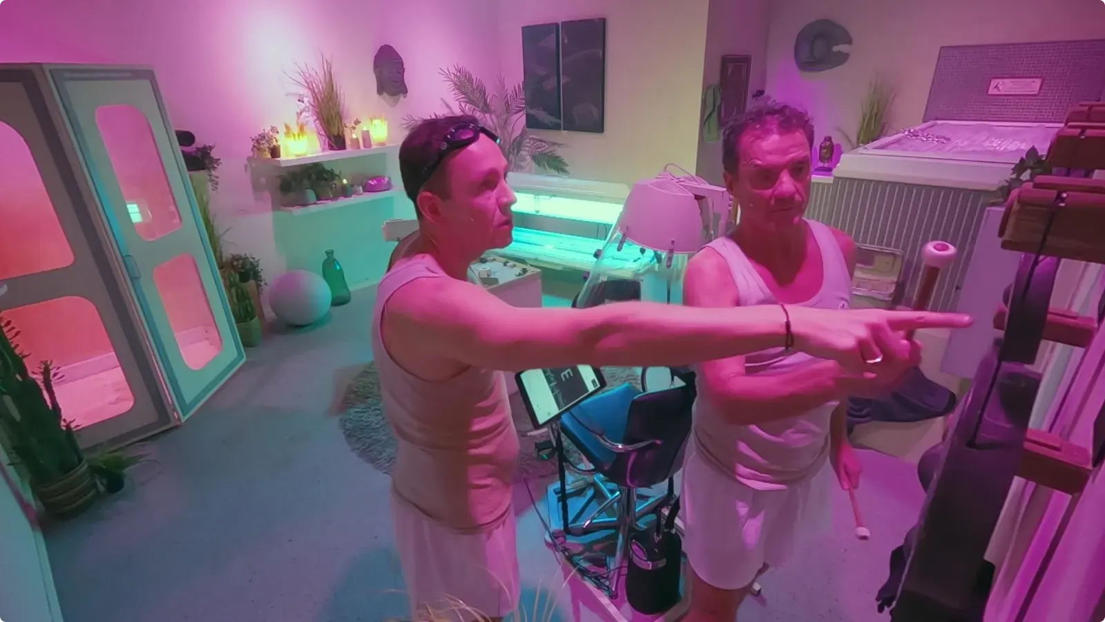 John en Kees de Bever bij Code van Coppens. 