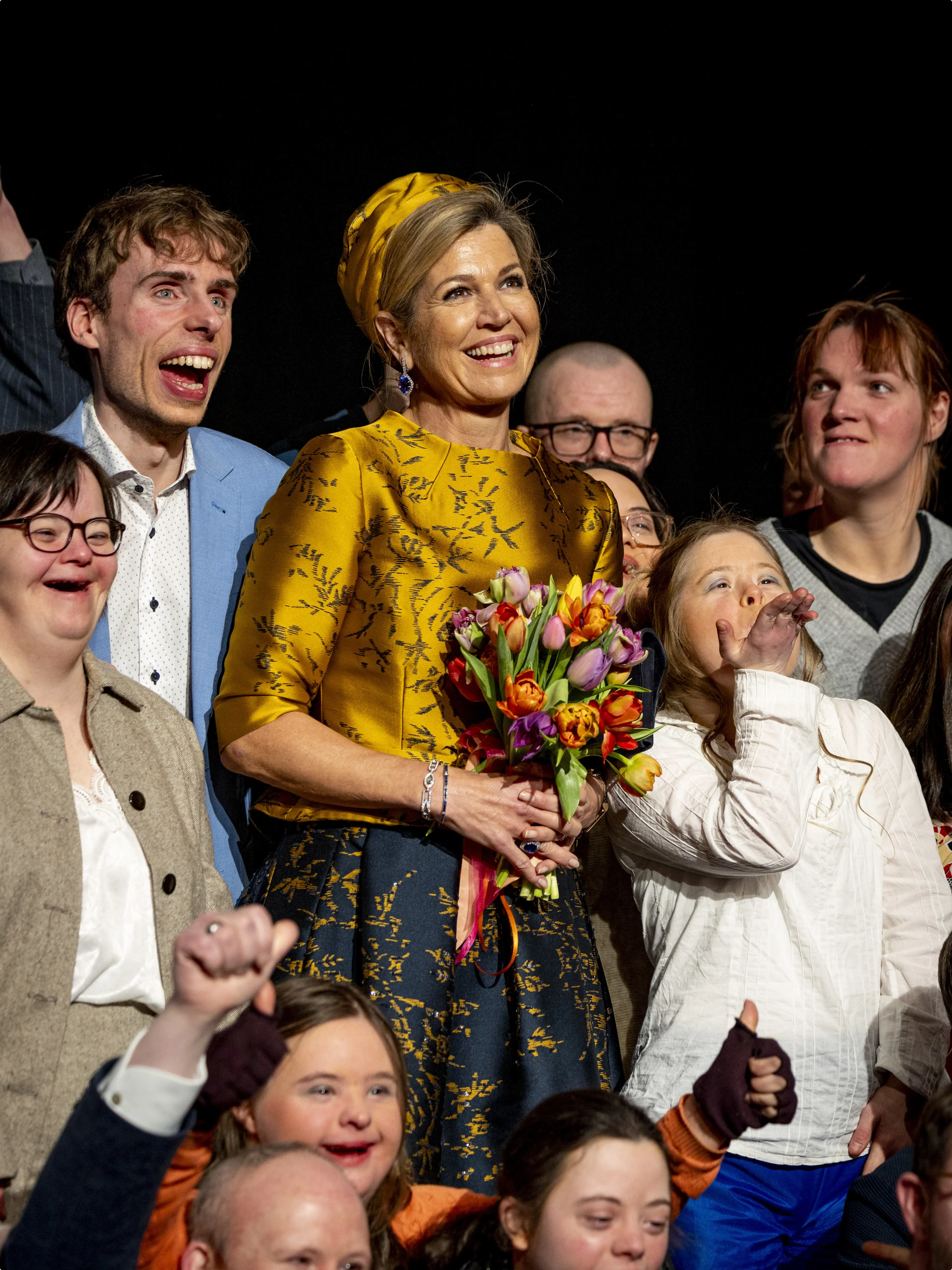 Koningin Máxima tijdens de opening van het het nieuwe theater van KamaK. Het theatergezelschap werkt met acteurs die verstandelijke beperkingen hebben - Bron ANP