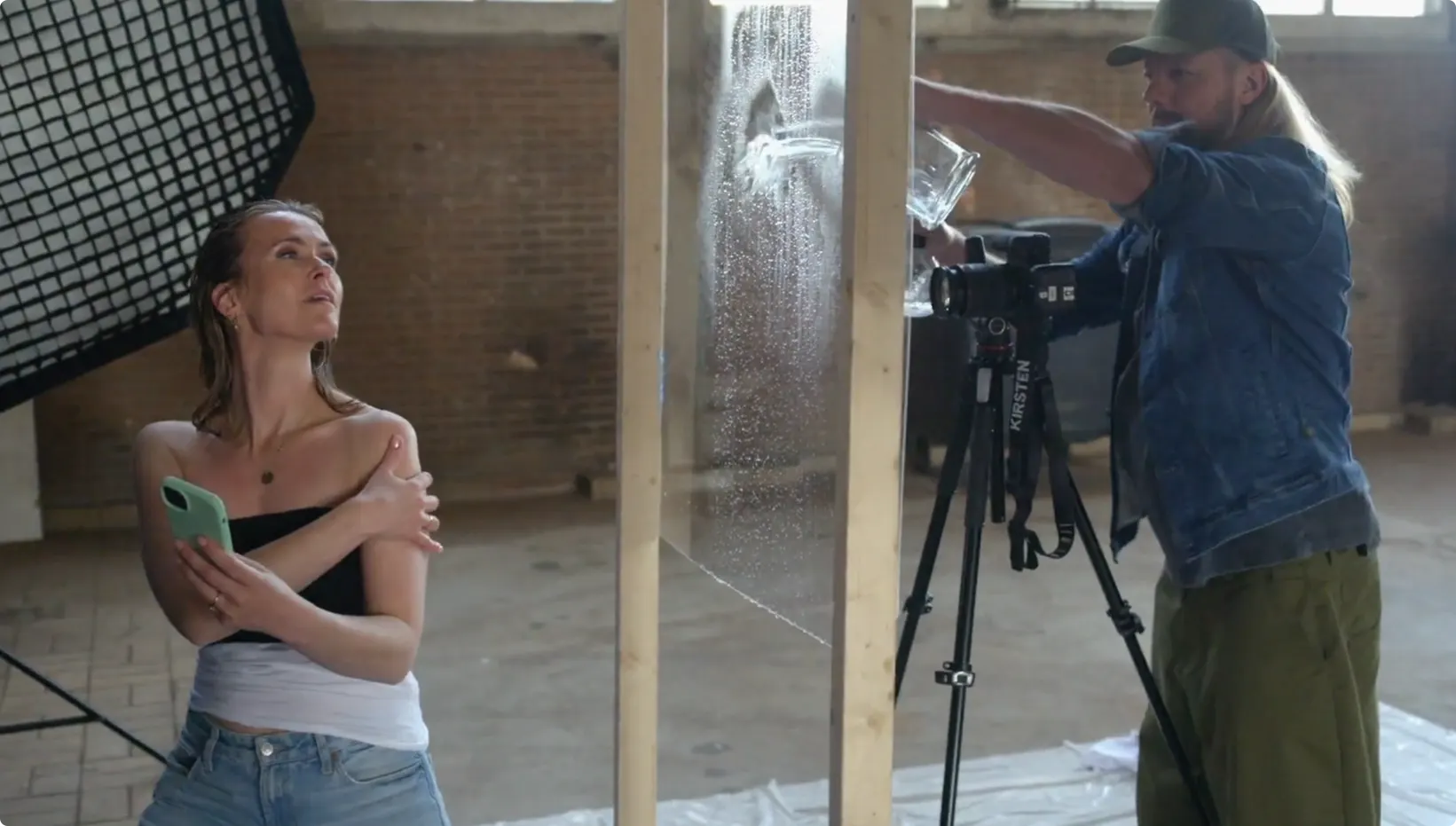 Kirsten probeert zo 'onsexy' mogelijk te zijn - Bron: RTL