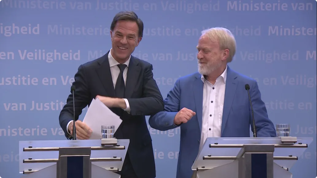 rutte van dissel elleboog corona persconferentie screenshot