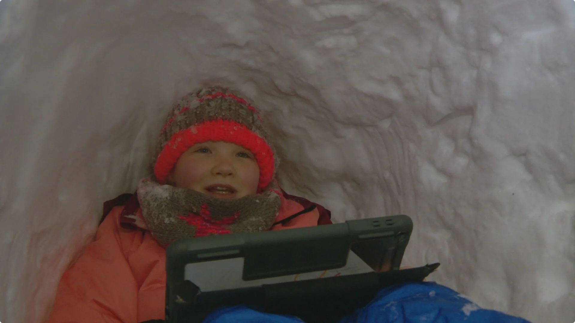 Jorien (13) uit Hengelo gaat naar school in zelfgebouwde iglo