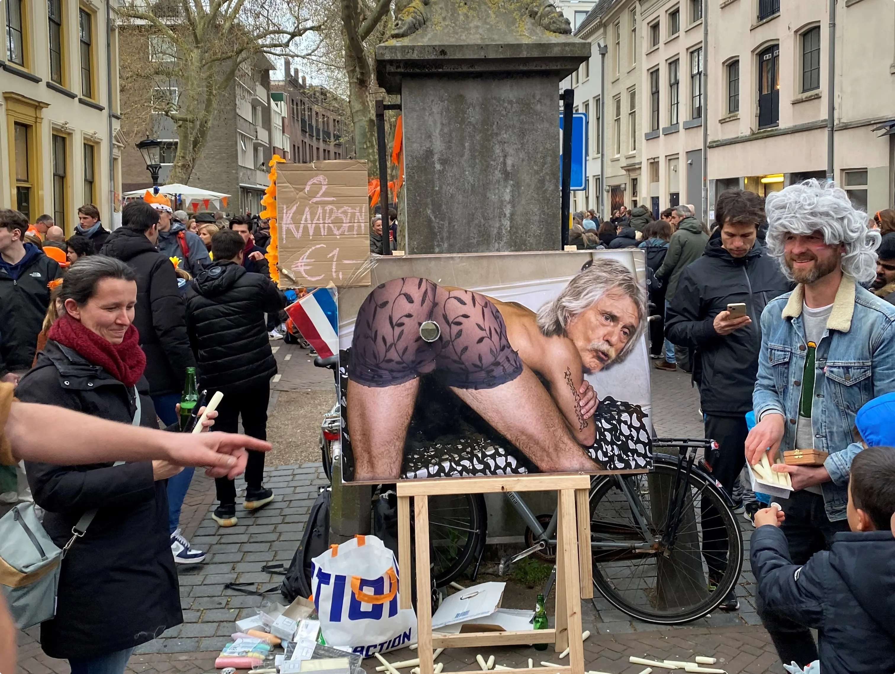 Vrijmarkt Utrecht - Johan Derksen-kaarsenspel