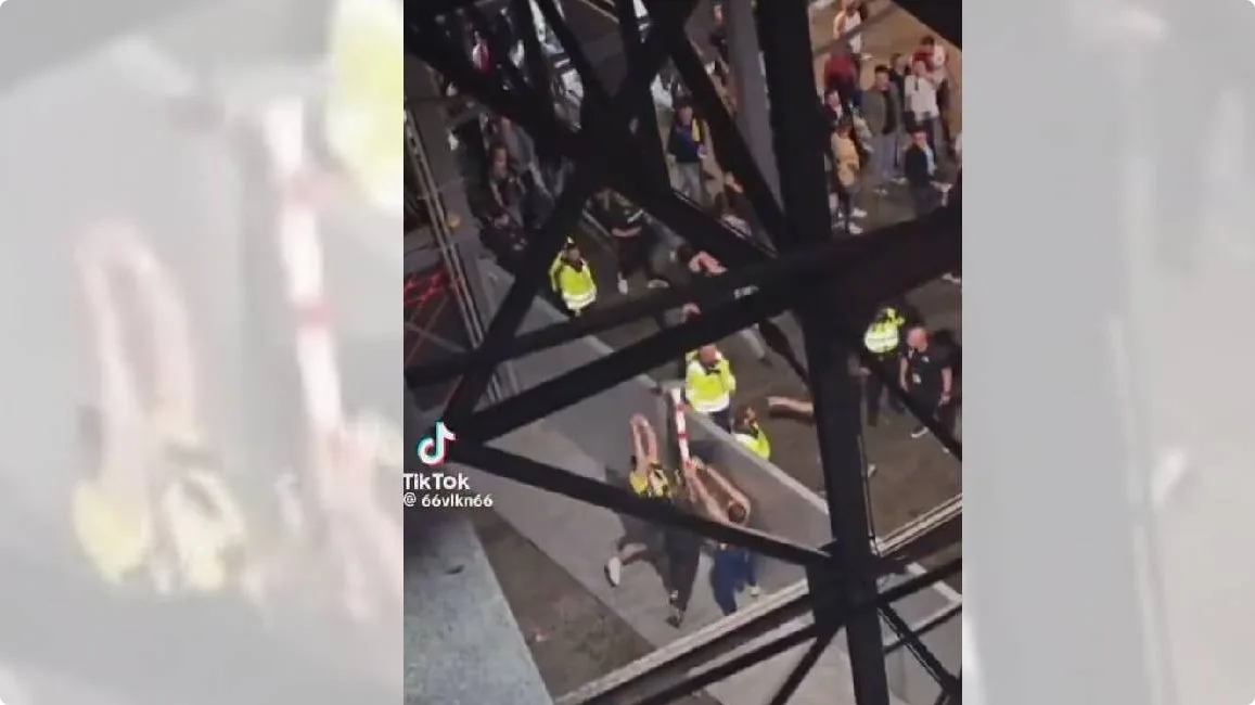 Politie zoekt drietal voor gooien van paal op hoofd Feyenoord-supporter. Beeld: TikTok