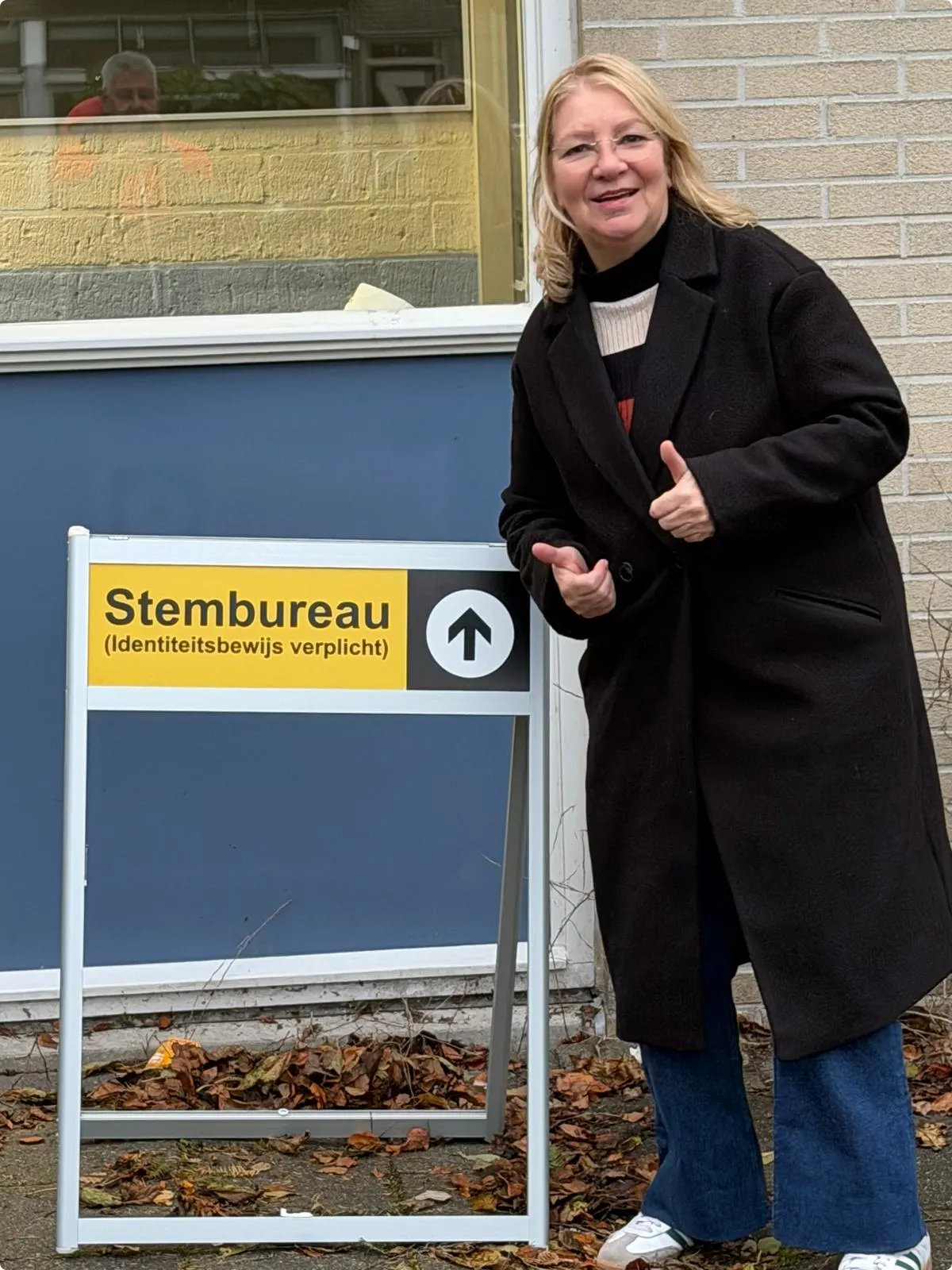 Paula stemt in Almere Buiten.