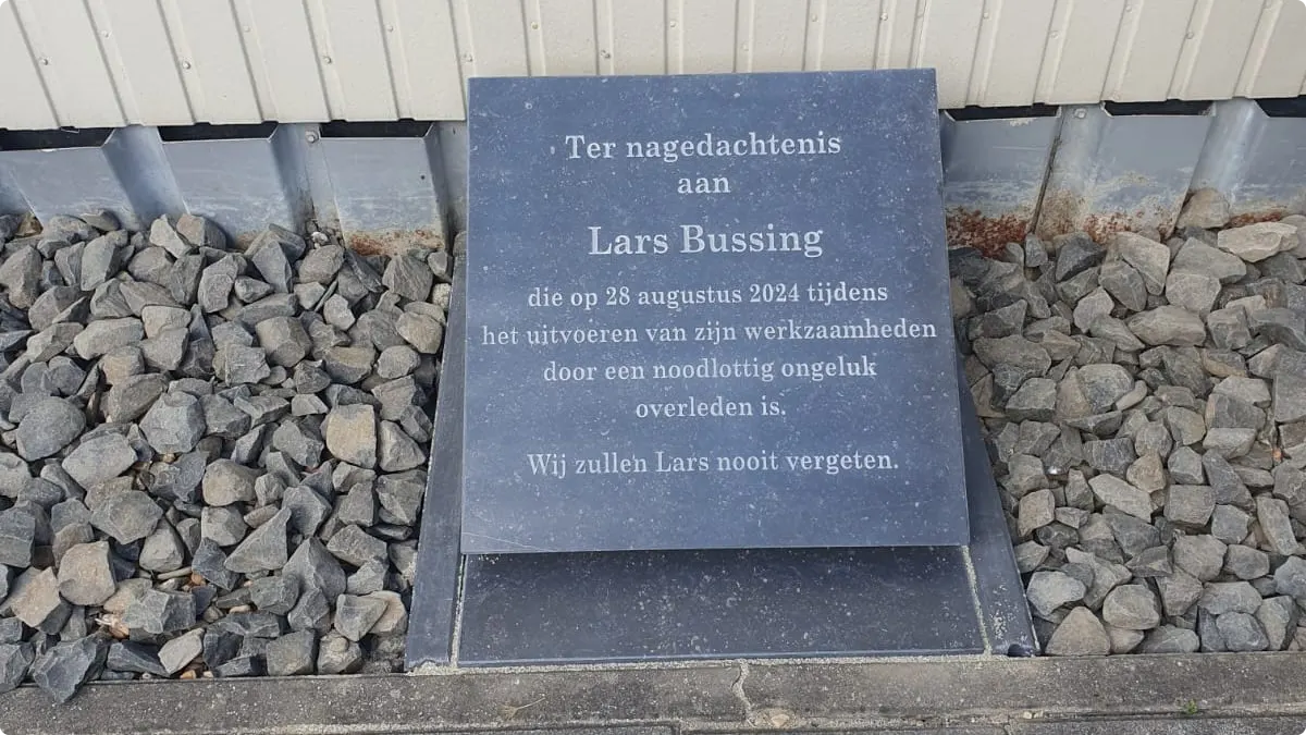 Gedenksteen Lars Bussing. Beeld: Pieternel Bussing