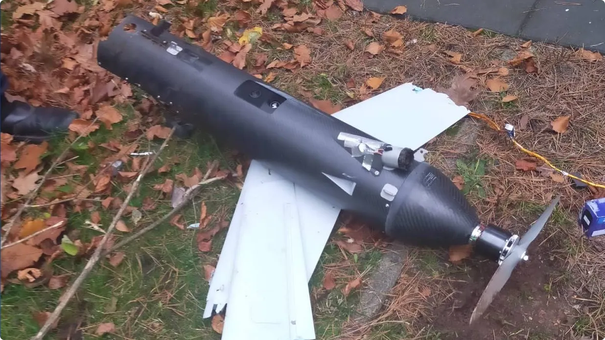 De grote drone stortte neer nadat hij een signaal verloor - privébeeld 