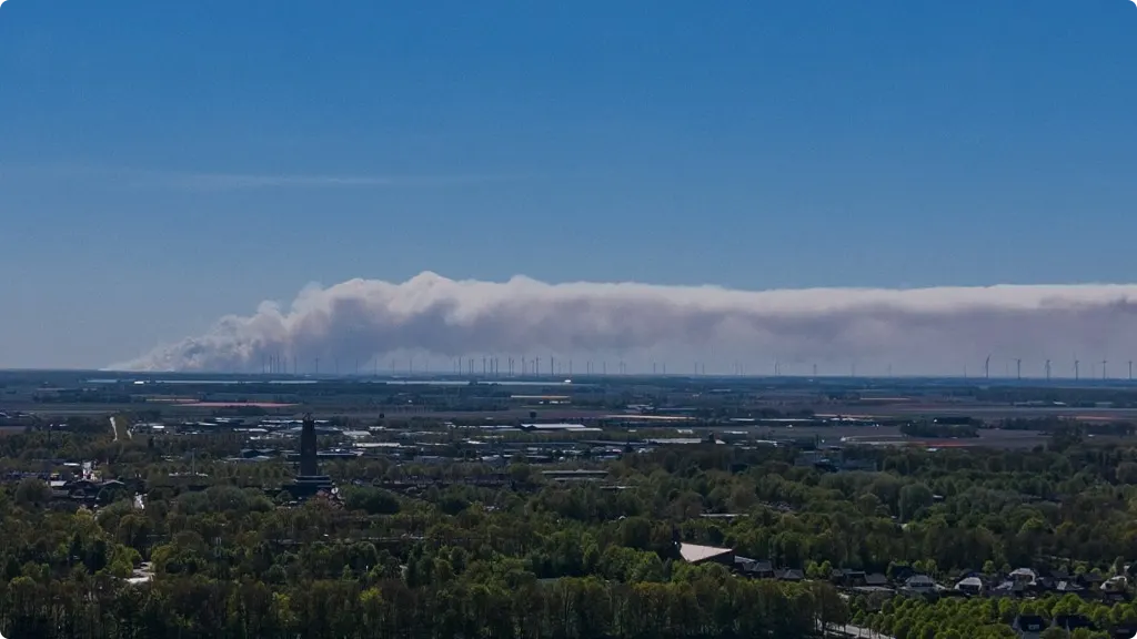 Rook te zien vanuit Emmeloord. Beeld: Robert de Vries