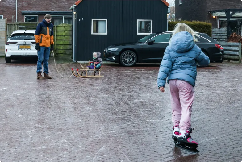 Schaatsen op straat. Beeld: CAMJO media