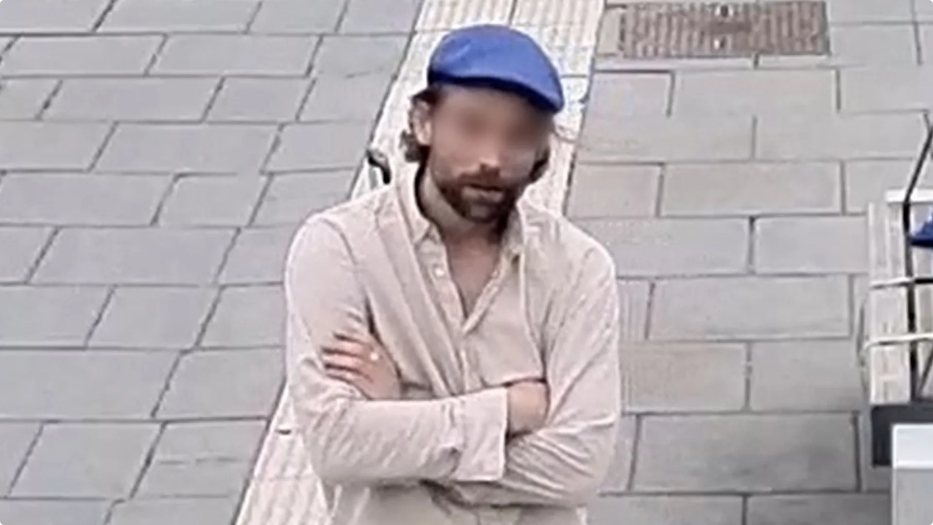 De politie is op zoek naar deze man. Beeld: politie.