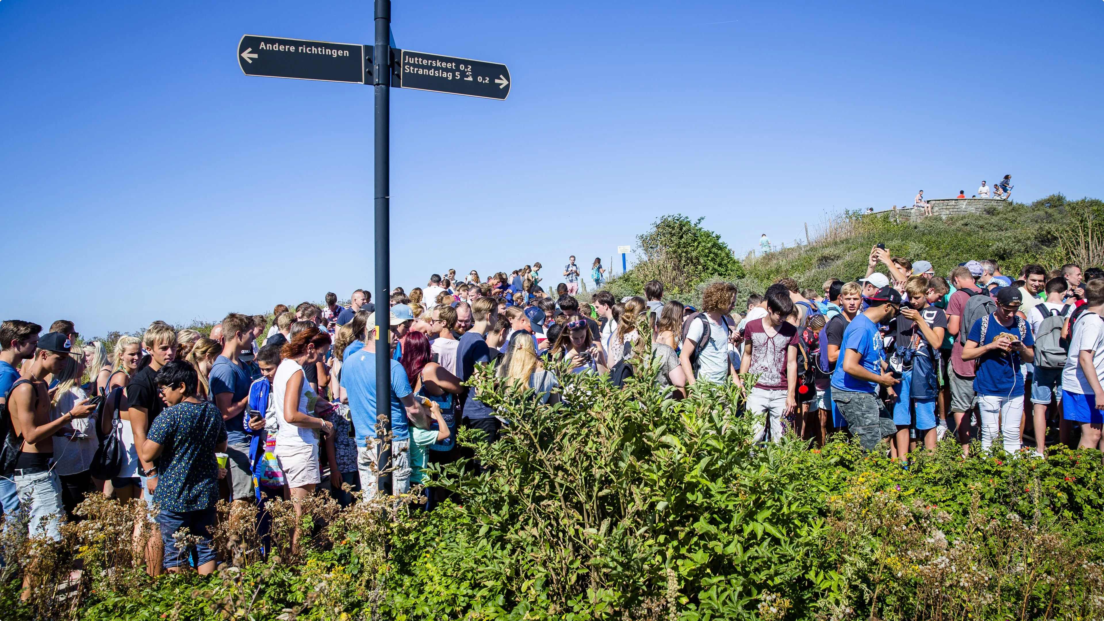 In 2016 komt Pokemon Go uit. De app is in één klap razendpopulair. Spelers reizen massaal af naar Kijkduin om zeldzame Pokemon te vangen.