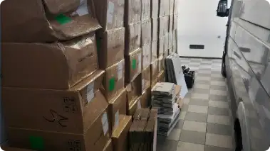 Loods vol met verdovende middelen gevonden in Rotterdam. Beeld: Politie.