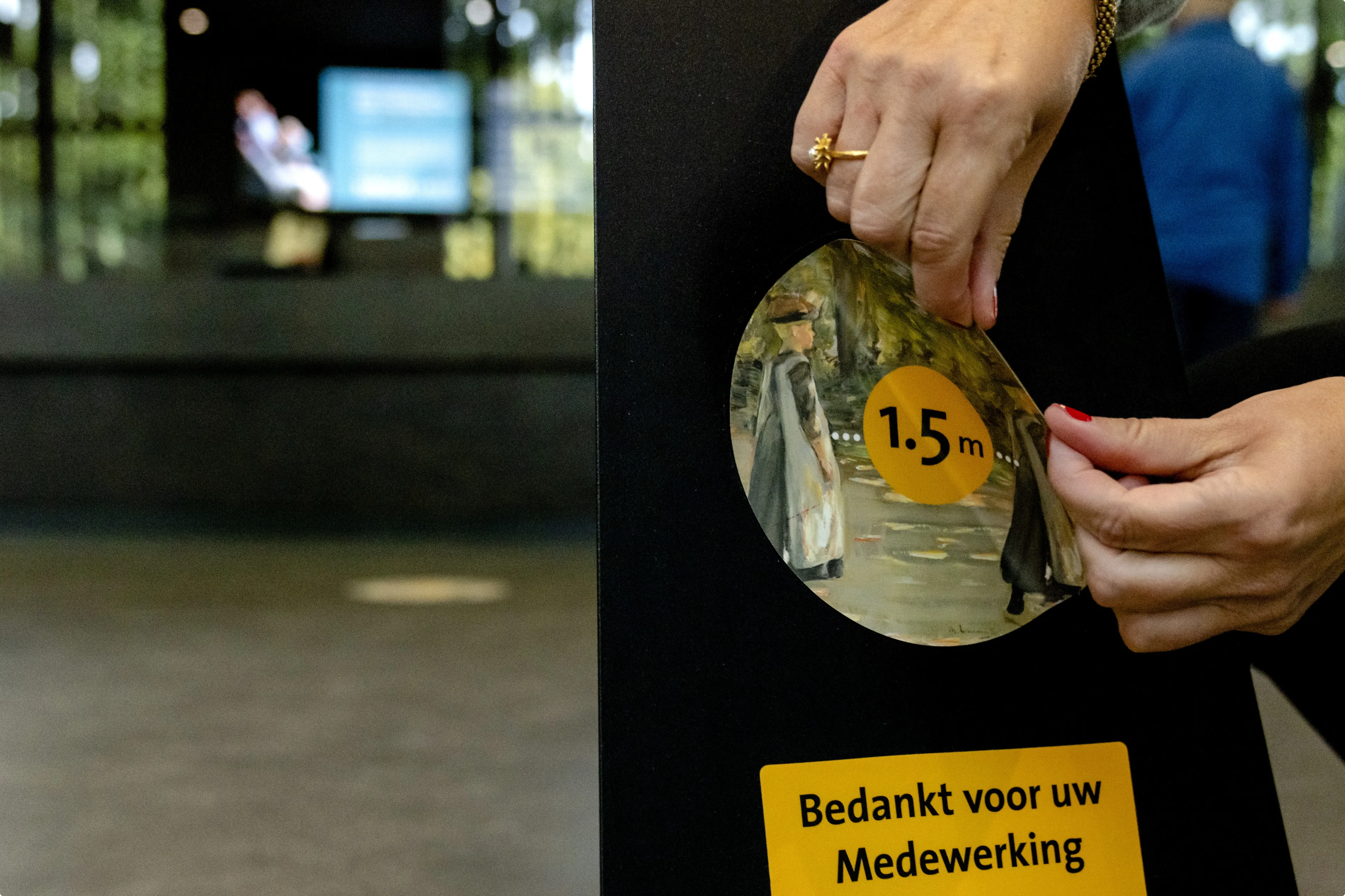 sticker verwijderen anderhalve meter weghalen