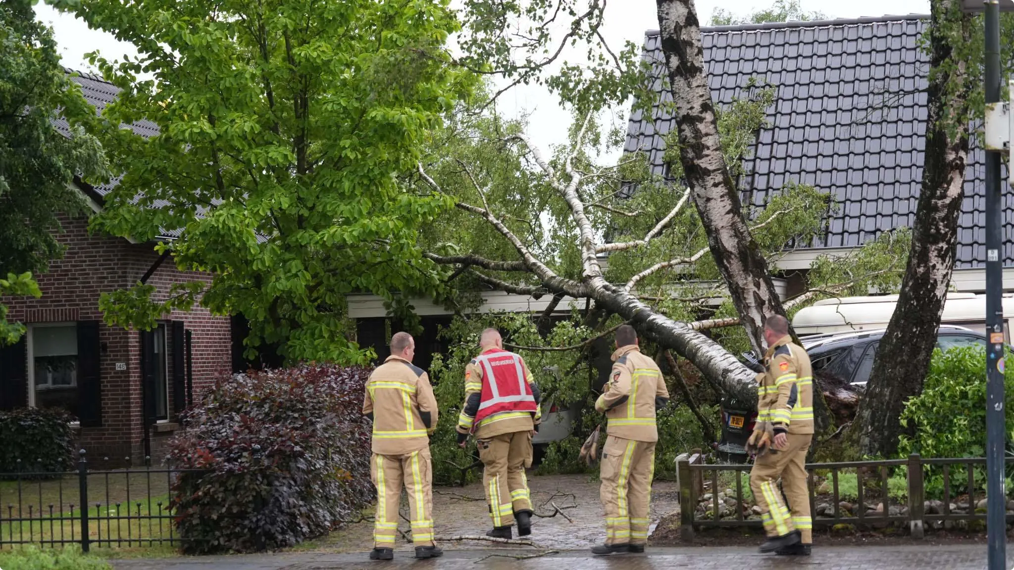 Storm veroorzaakt schade in Barger-Oosterveld. Foto: Persbureau Meter