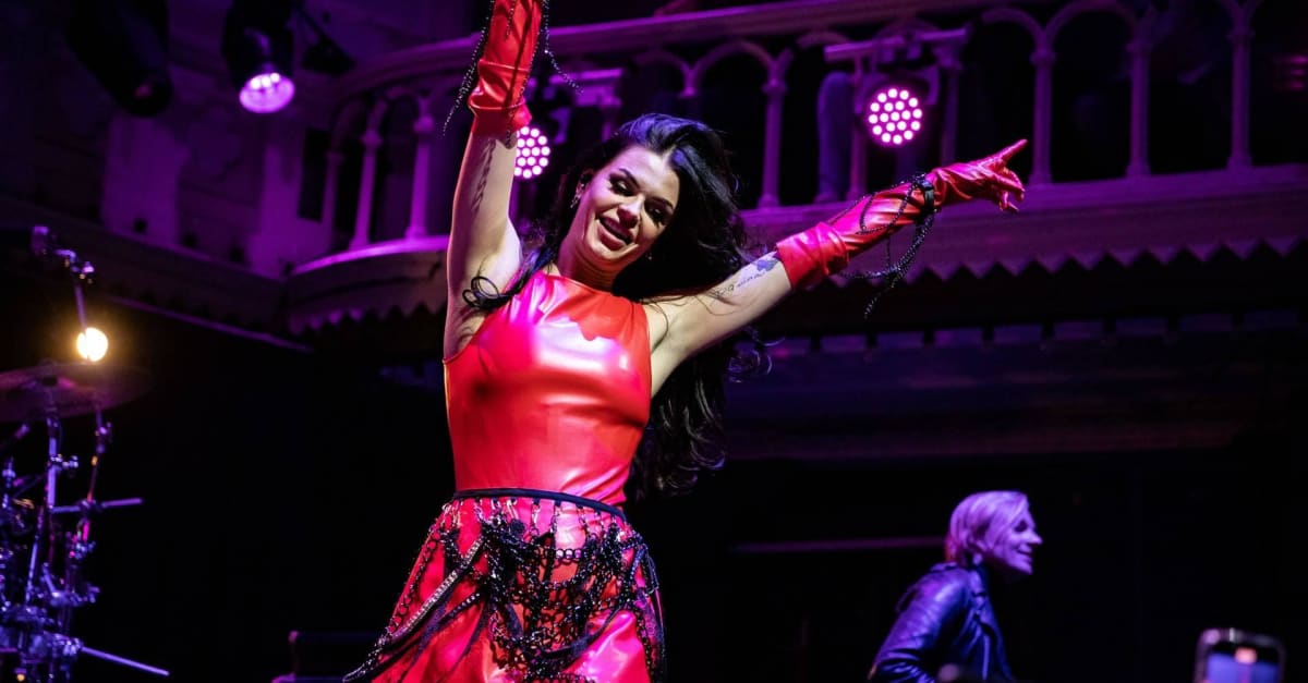 Dít zegt Davina Michelle over samenwerking met Robbie Williams | Shownieuws