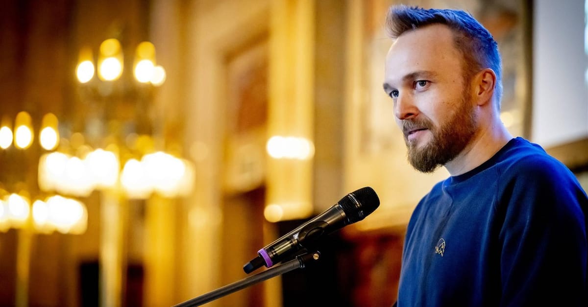 De zenuwen slaan toe bij Arjen Lubach | Shownieuws