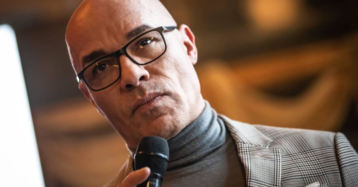 Stanley Burleson kampt met helse pijnen Shownieuws