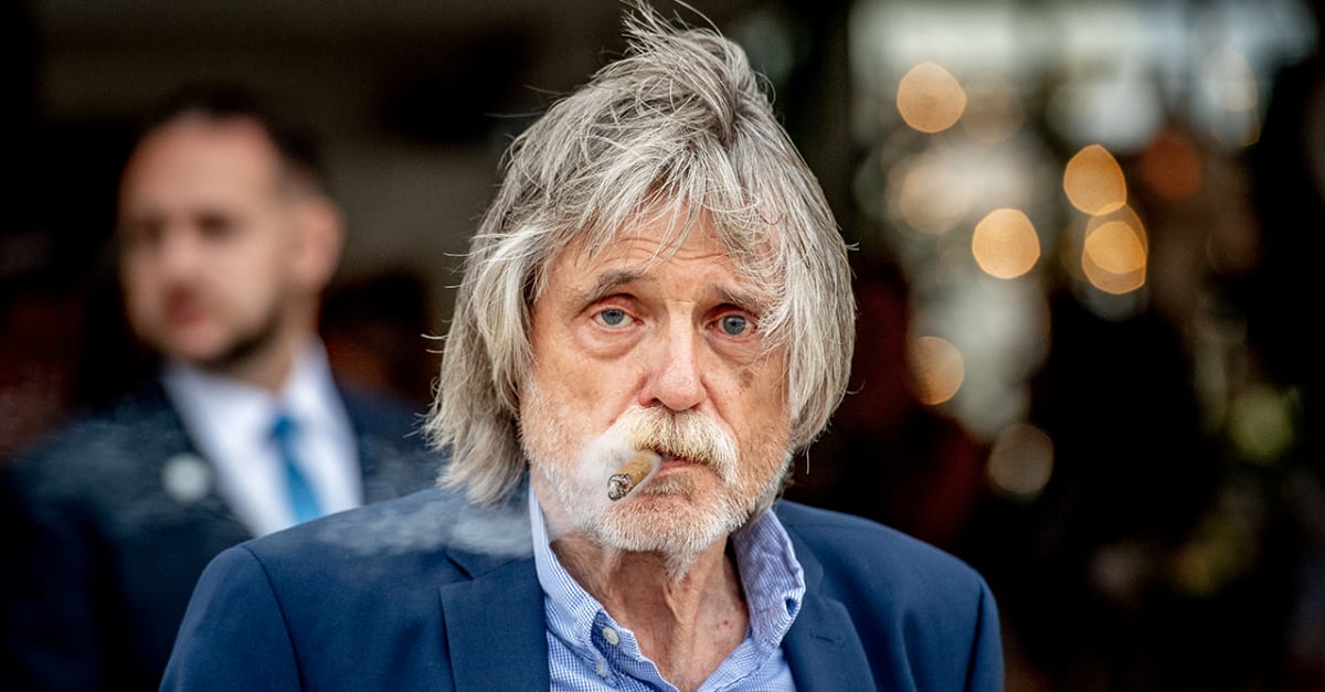 Michel van Egmond schrijft biografie Johan Derksen | Vandaag Inside