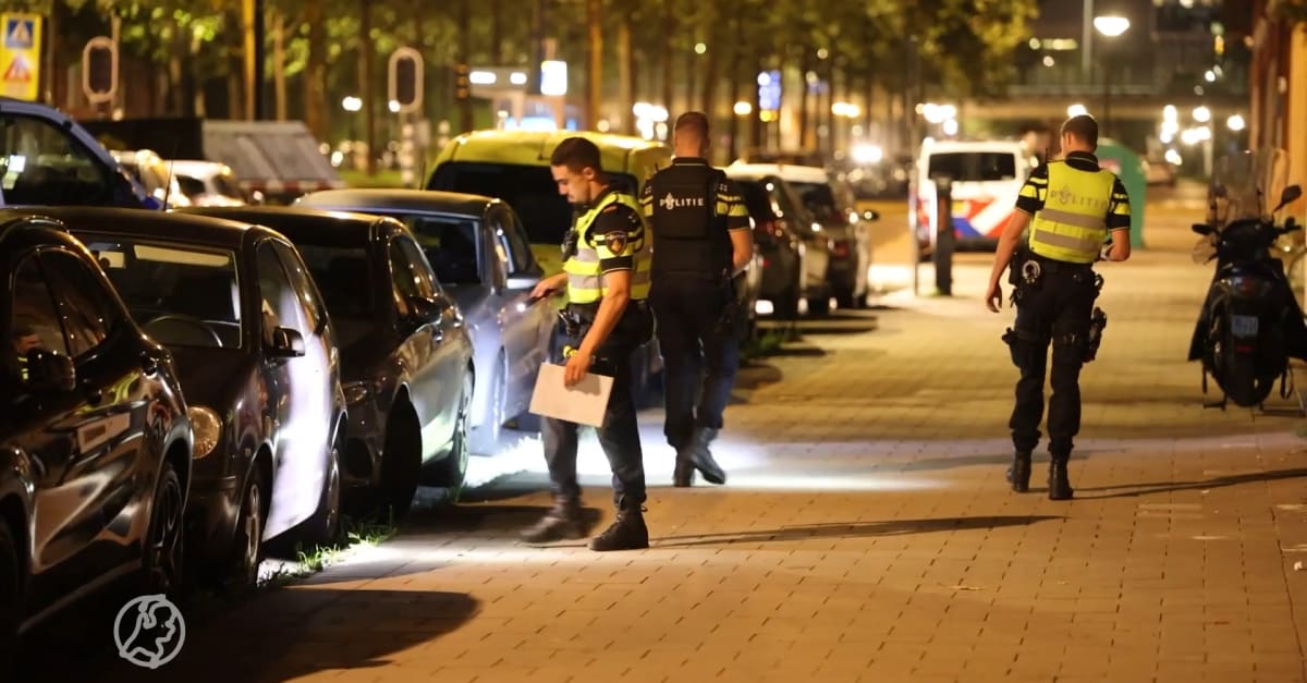 Voetganger vlucht na aanrijding in AmsterdamZuidoost, mogelijk schoten gelost Hart van Nederland