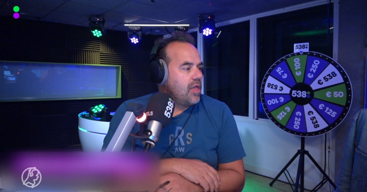 Hoe blijf je wakker achter het stuur? Slaapwetenschapper legt het uit