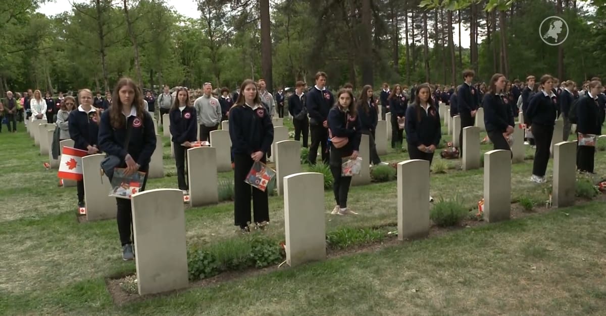 1000 Canadese scholieren herdenken oorlog in Bergen op Zoom
