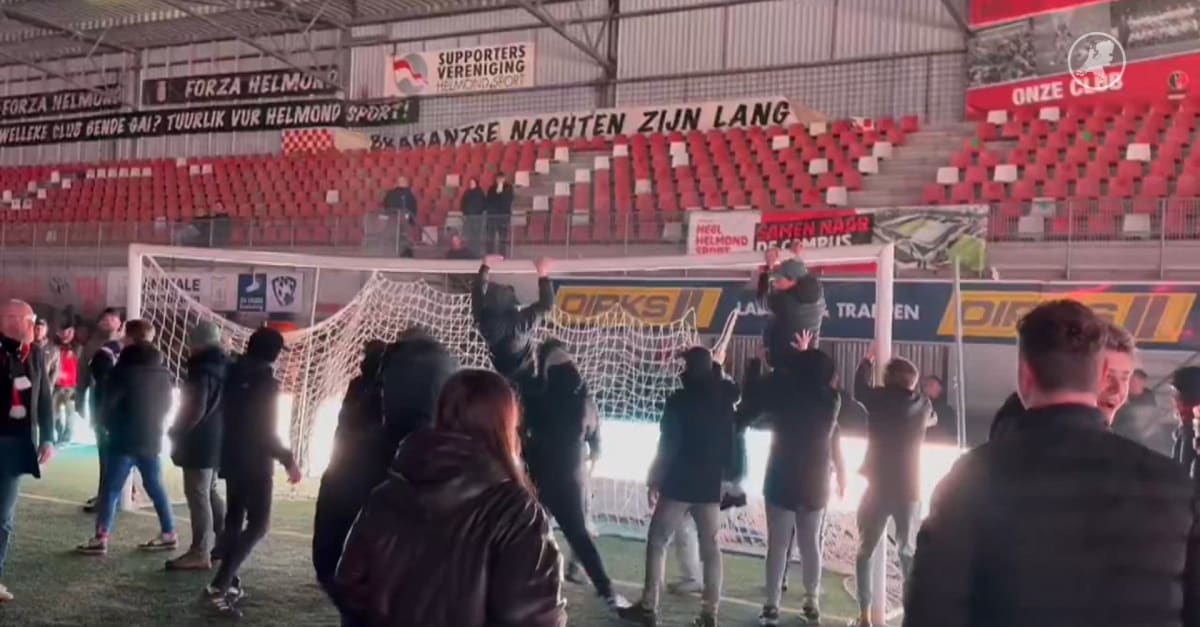 Fans Helmond Sport breken stadion af na laatste wedstrijd