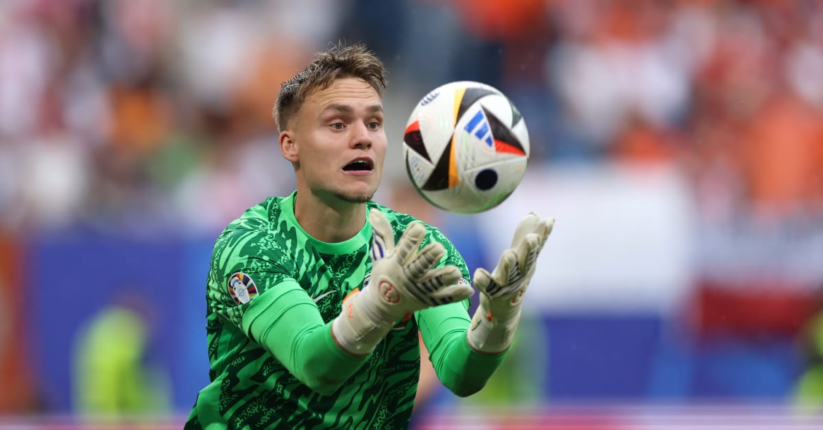 Wie is Bart Verbruggen, de op een na jongste keeper dit EK? | Hart van ...
