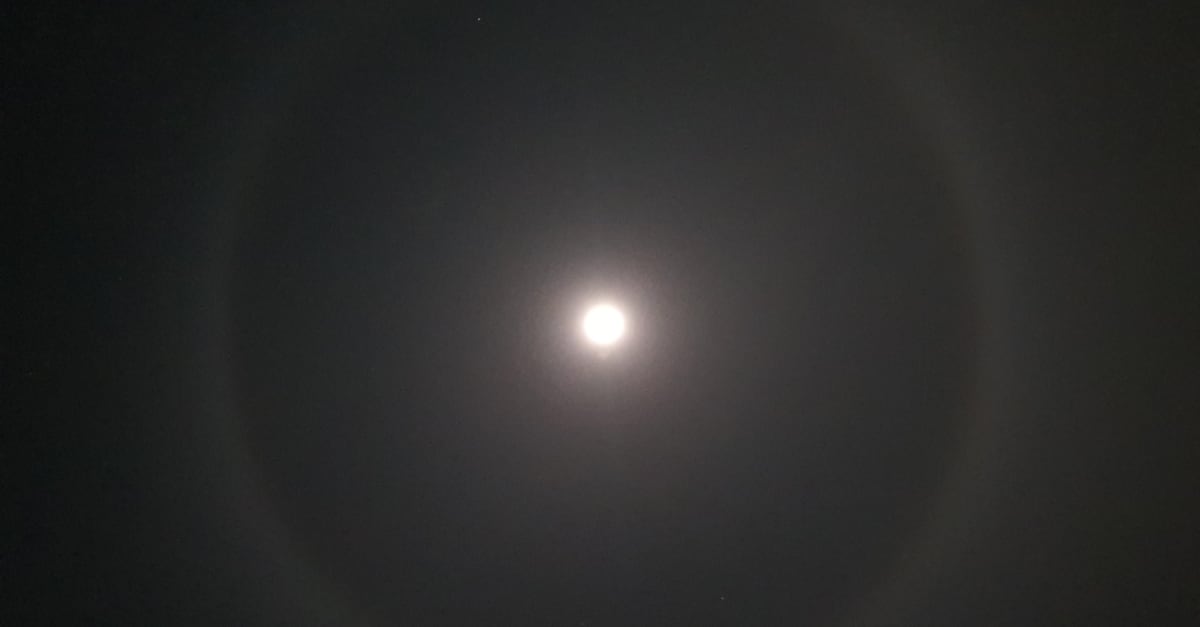 Bijzonder lichtverschijnsel rond de maan te zien | Hart van Nederland