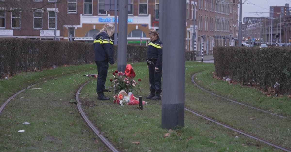 Bloemen voor door vuurwerk omgekomen Jack (14): 'Hij was vuurwerk ...