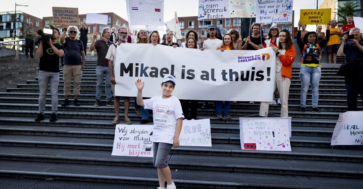 Mikael (11 years old) does not have to leave the Netherlands yet: a new application has been submitted to the IND
