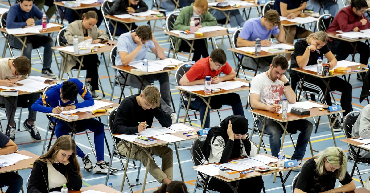 Scholieren klagen te veel over eindexamens, zegt meerderheid