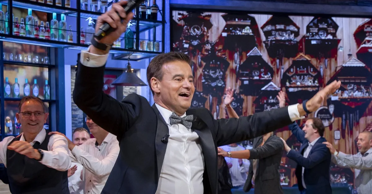 Wilfred Genee zoekt zangers voor NK Karaoke: 'Passie en vuur' | Shownieuws