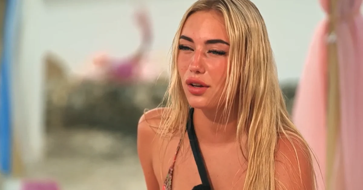 Zó veel verdient Ex On The Beach-Chimène met voetenfoto's | Shownieuws