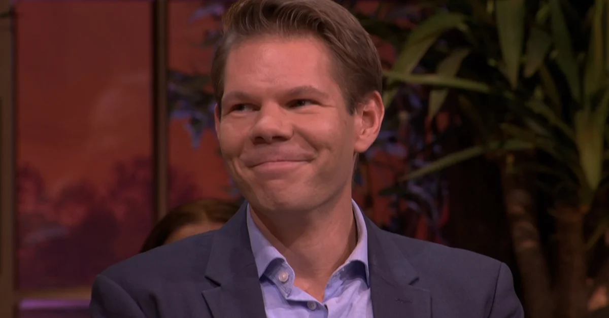 Victor Vlam heeft enorme crush op Oranjezondag-gast: 'Zo'n lekkerding!'