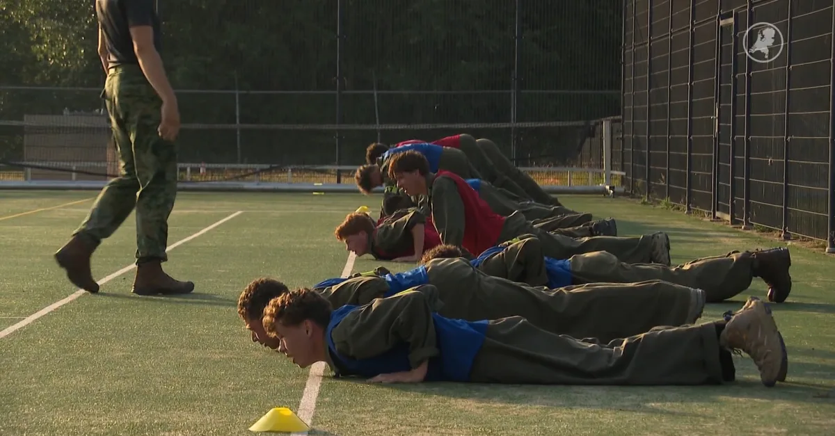 Weer of geen weer: mariniers trainen in bloedhitte